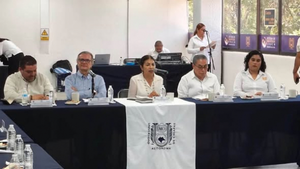 La Universidad Aut&oacute;noma de Chiapas inici&oacute; este lunes los trabajos correspondientes a la evaluaci&oacute;n institucional en el marco del Sistema de Evaluaciones y Acreditaci&oacute;n de la Educaci&oacute;n Superior (SEAES)