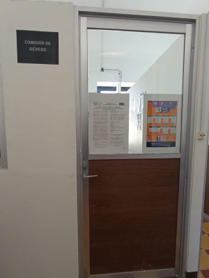 Colocación de 30 carteles en diferentes espacios de la Facultad de Derecho Campus III