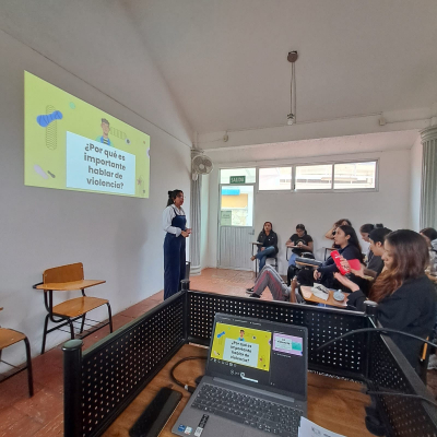 Se realizó el taller: “Espacios Seguros y Libres de Violencia en el Servicio Social” en el Centro de Estudios para el Arte y la Cultura