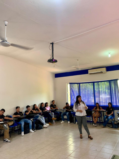 Se impartió el taller “Comunicación No Violenta, por una Cultura de Paz” en la Escuela de Ciencias Administrativas Istmo-Costa Campus IX