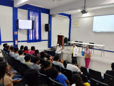 Se realizó el taller “VIH y enfermedades de transmisión Sexual y violencia de género&quot; en la  Escuela de Ciencias Administrativas Istmo-Costa, Campus IX