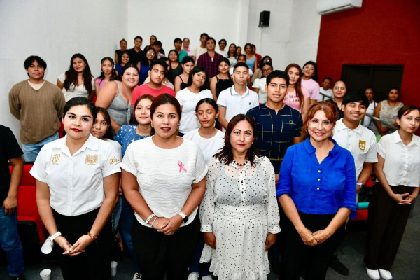 Se llevó a cabo la proyección de la película “Sufragio” en la Escuela de Humanidades C-IV