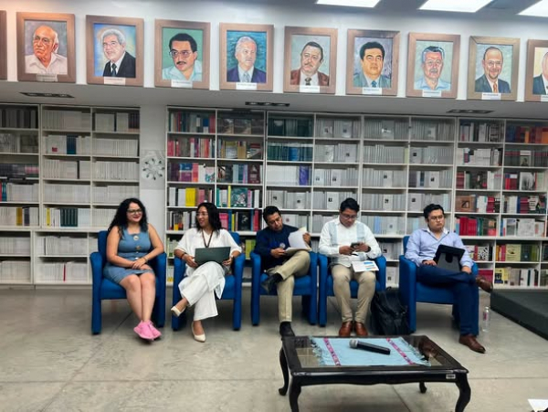 Se llev&oacute; a cabo en la Sala de Rectores de la Librer&iacute;a Jos&eacute; Emilio Pacheco la mesa &ldquo;Derecho Electoral y Pluralismo Jur&iacute;dico&rdquo;
