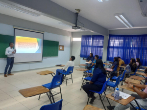 Se realizó el Taller “Roles y Estereotipos de Género” en la Facultad de Ciencias en Física y Matemáticas