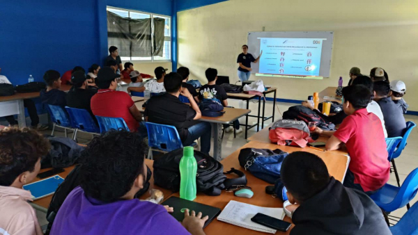 Se impartió la plática: “A estudiar sin acosar” en la Facultad Maya de Estudios Agropecuarios